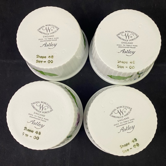 Set of 4 Ramekins Royal Worcester China Astley Gold England Oven To Table Floral - Picture 4 of 7